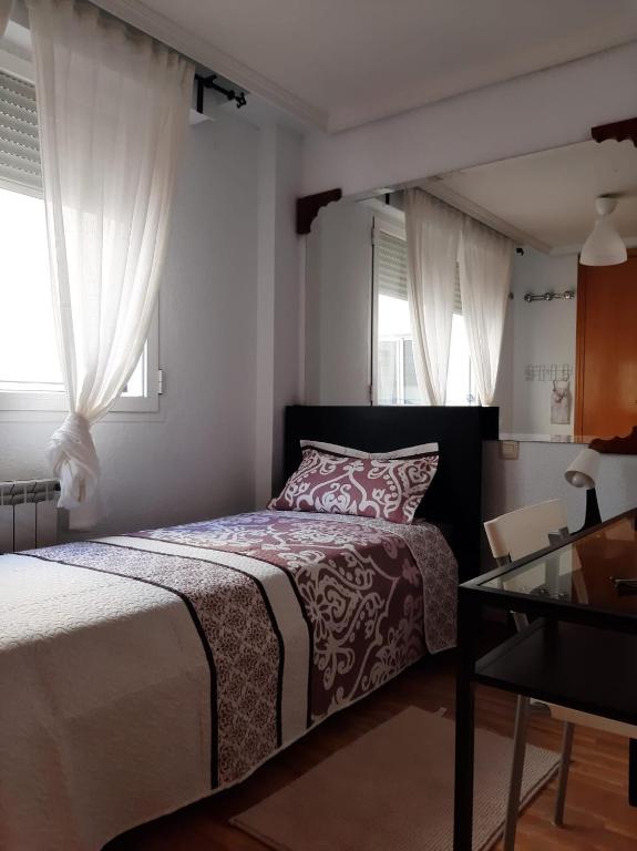 habitación muy cerca del centro, en el metro 10min a sol/ gran vía - Ferienwohnung Madrid