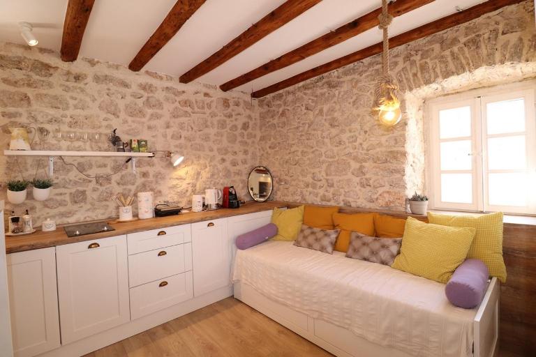 Old Šibenik Cozy Design Apartment - B&B Sebenico