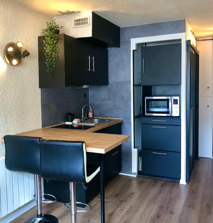 Studio lumineux neuf dans l'hyper centre avec vue - Bed and Breakfast Chamonix