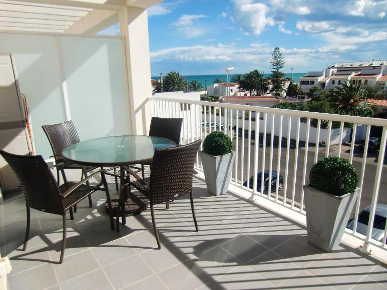 Modern apartment in Vinaròs with sea view and shared pool - B&B Vinaroz