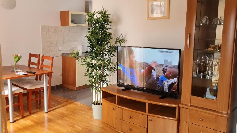 Apartman Bella - Bed and Breakfast Cres (stad)