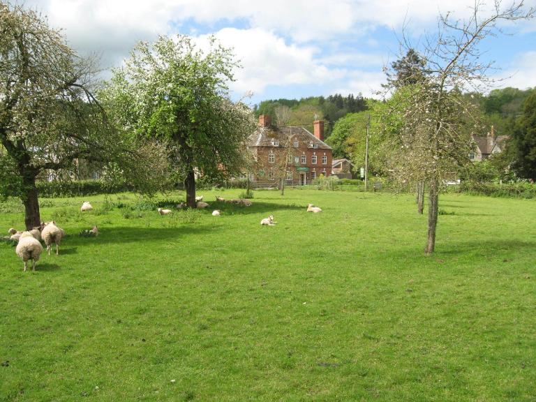 The Red Lion Hotel - Bed and Breakfast Bredwardine