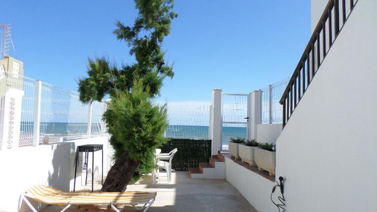 Apartamento primera linea de playa WIFI gratis - B&B Denia