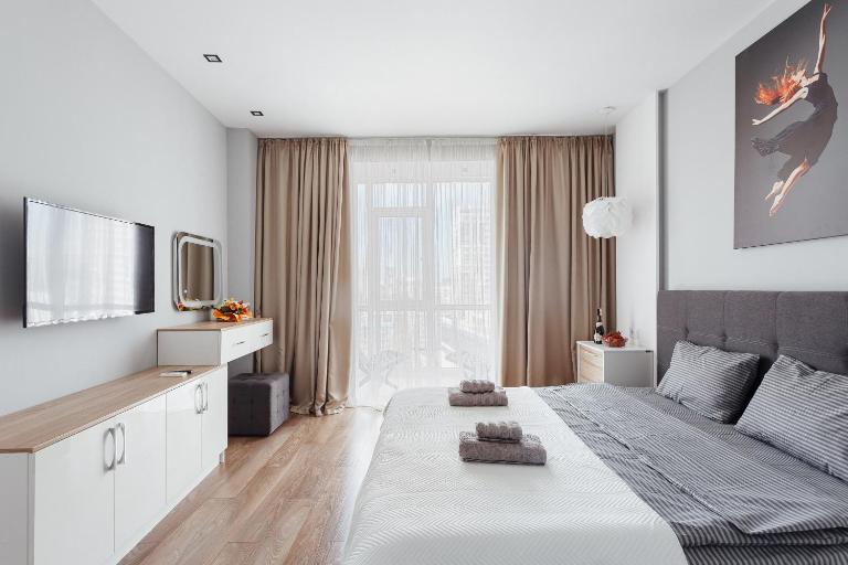 White Apartment in 12 Floor - Bed and Breakfast Odessa