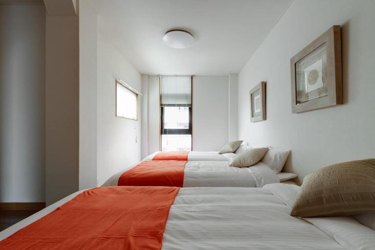 KB1*Unique HUGE house for family /JR +subway - B&B Osaka