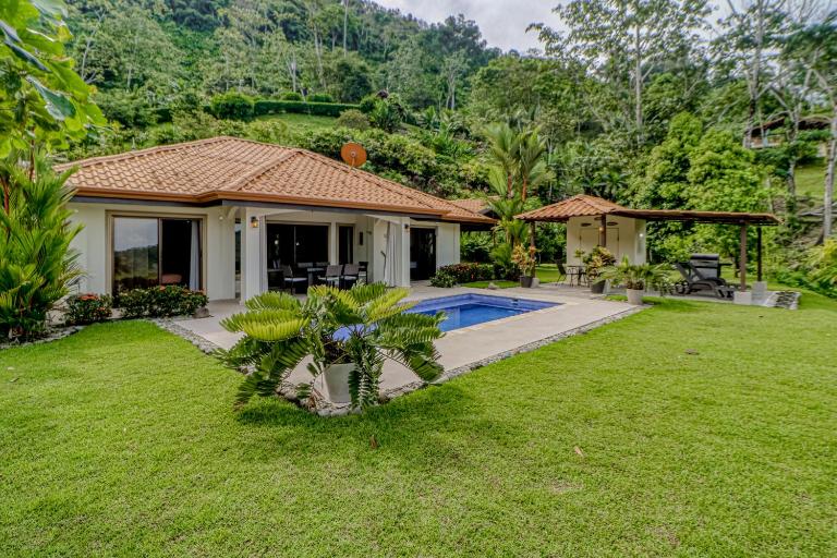 Casa La Cascada - Bed and Breakfast Dominical