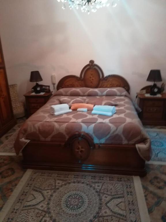 RENT ROOM JOE Via Dante 77 Solarino - B&B Solarino