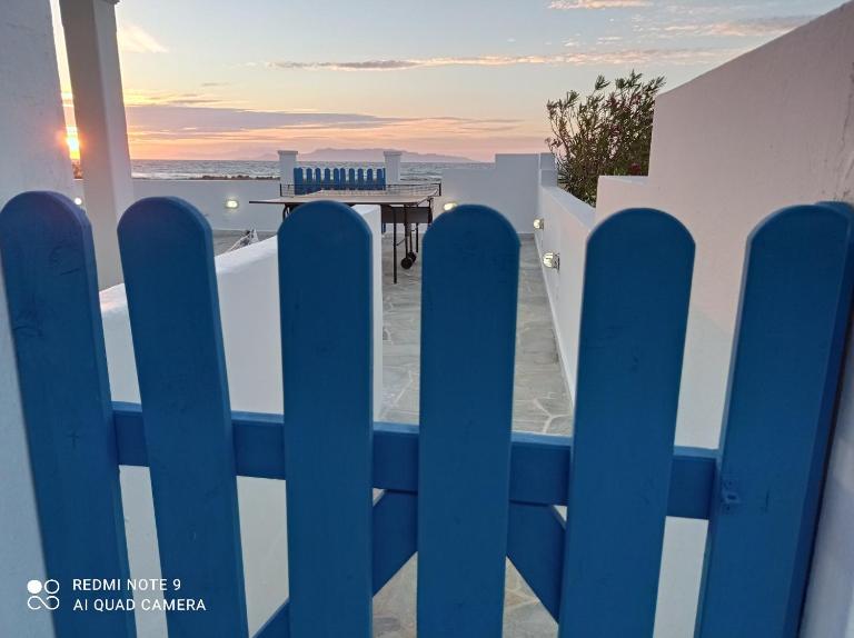Nautilus Beach House - B&B Paradeisi