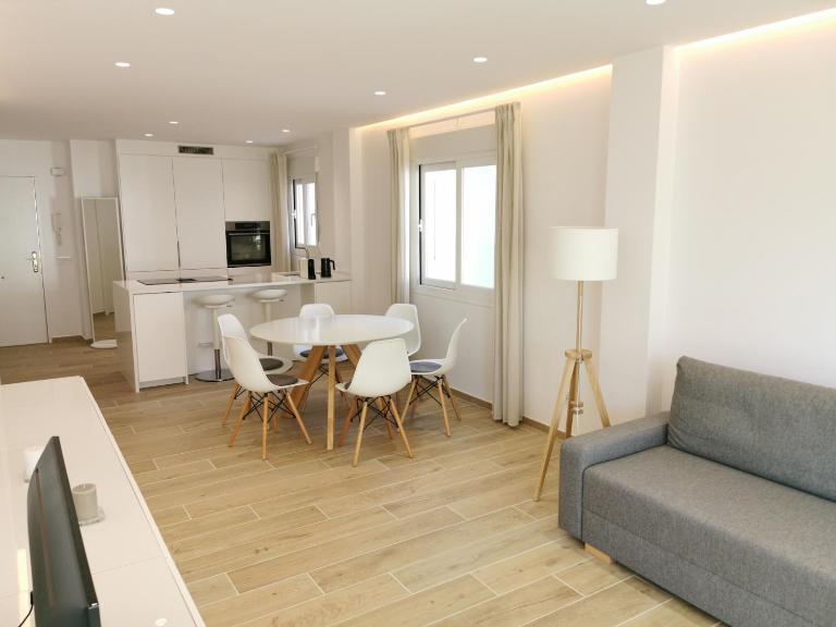 Bright 2 bedroom apt Golden Mile next to beach RDR225 - B&B Marbella