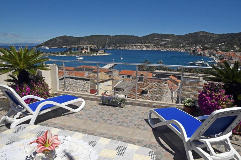 Apartment II Radisic beautiful view - B&B Vis