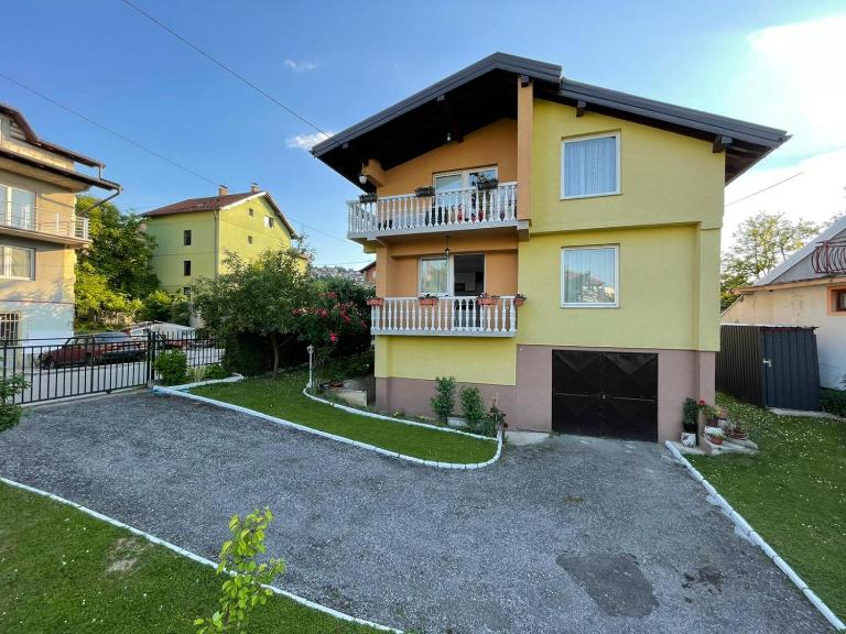 Sunny Garden Apartment - B&B Sarajevo