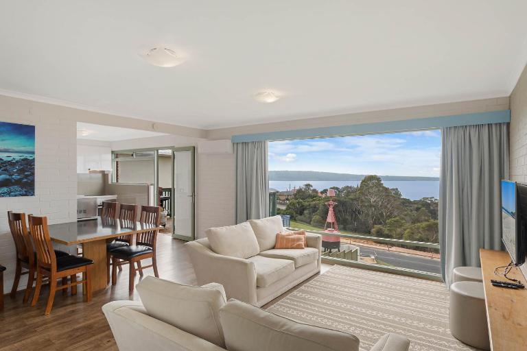 Whalevue - Unit 2 - Bed and Breakfast Eden
