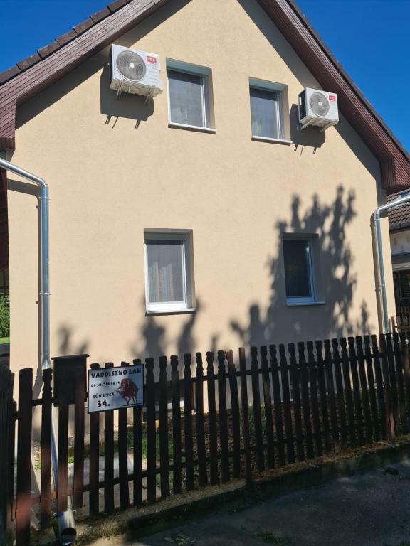 Vaddinszó lak - B&B Kiskunmajsa