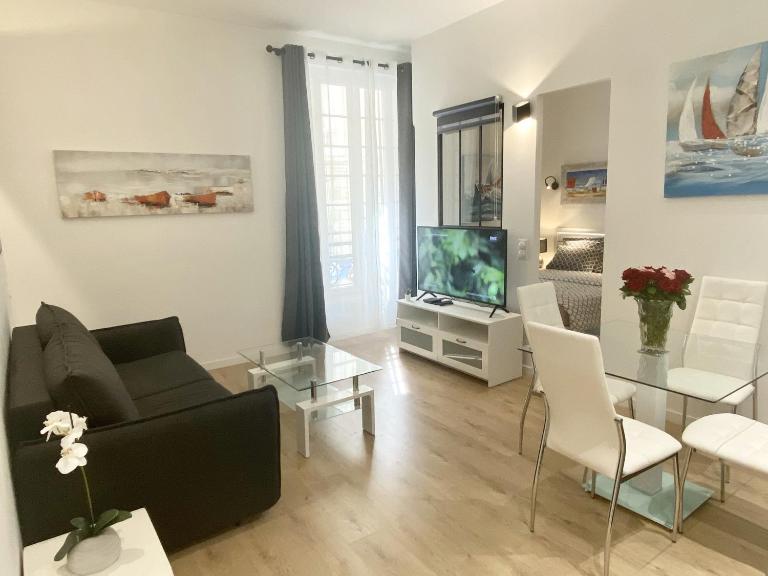 Central Modern Flat Lamartine - Chambres d'hôtes Nice