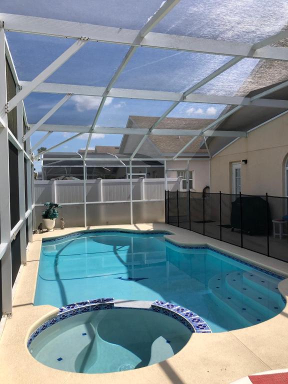 Pool Home 15 Minutes From Disney - B&B Davenport