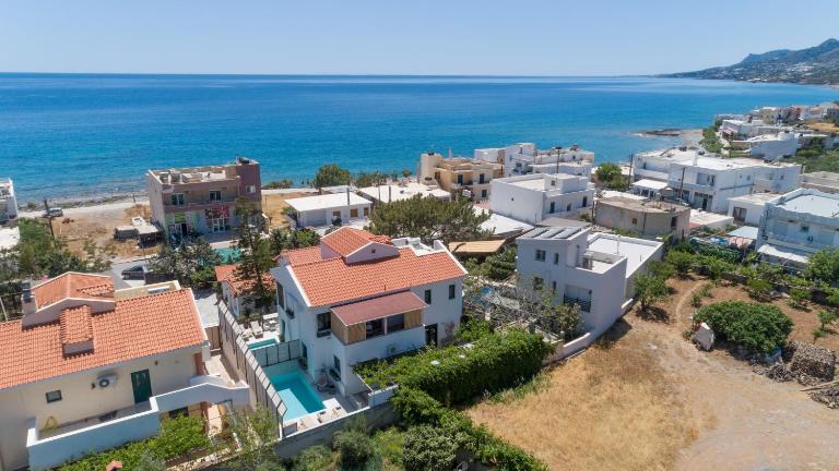 Paradisos luxury villas next to beach - B&B Koutsouras