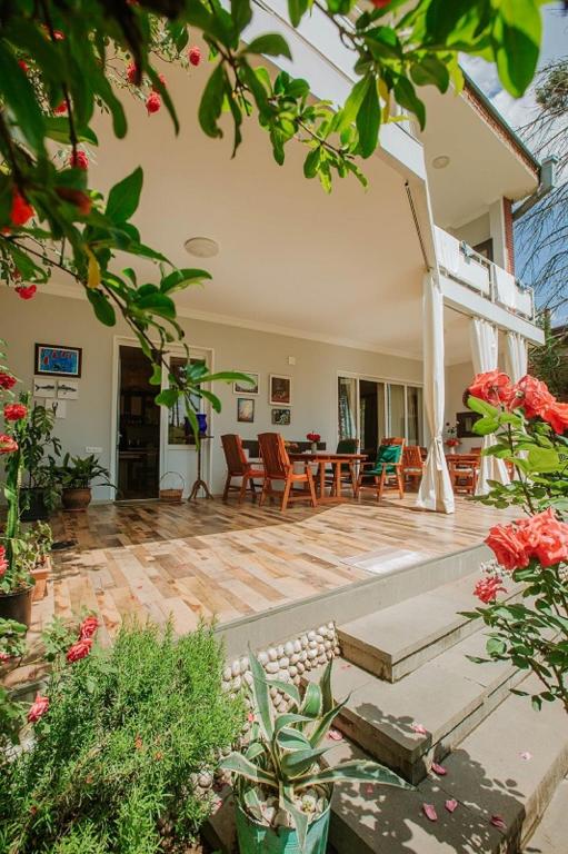 Neli & Zaal Guest House - Chambres d'hôtes Telavi
