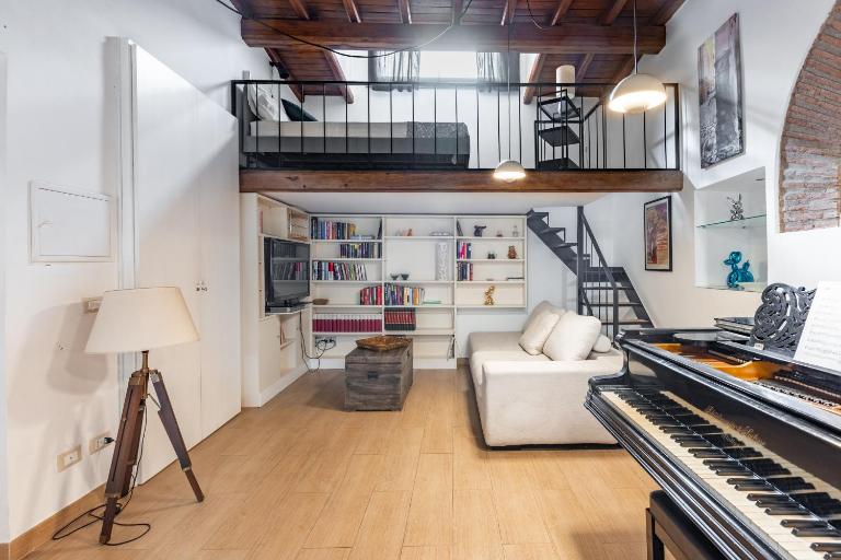 Musician Apartment Colosseo with Piano - B&B Rome