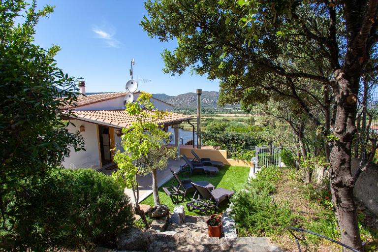 La Casa in Collina - affittacamere con vista mare - B&B Lu Lioni