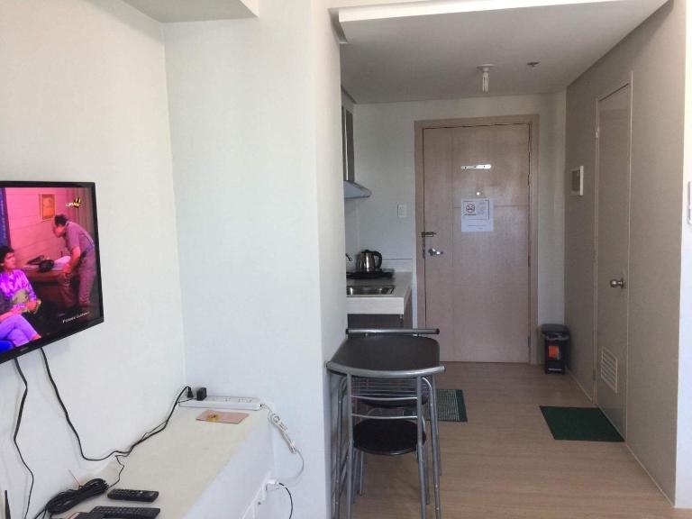 Mplace Condo Unit _ Panay Avenue, Quezon City, Philippines - Bed and Breakfast Manilla