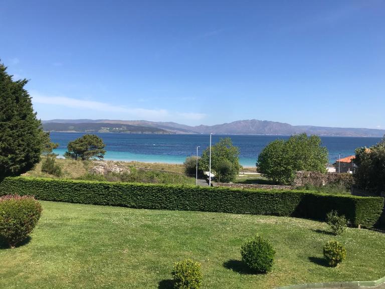 Apartamento con terraza primera linea de playa - B&B Finisterre