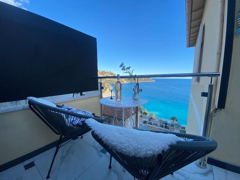 Brand New Studio, Sea View, AirCon, Wifi - Bed and Breakfast Roquebrune-Cap-Martin