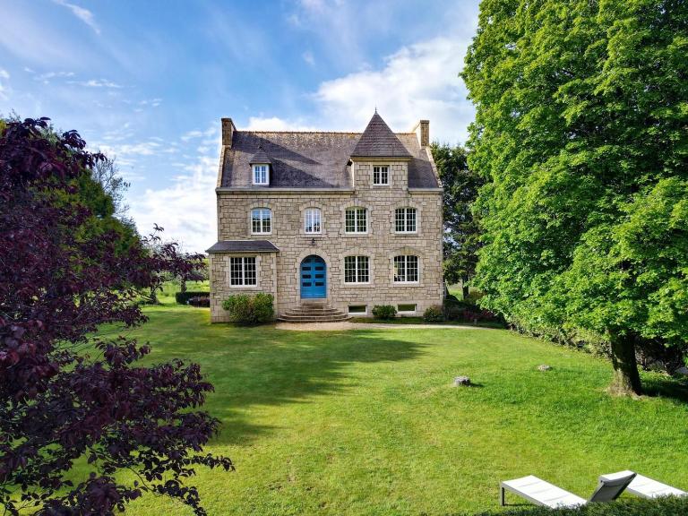 Maison Boulvern - Bed and Breakfast Plomodiern