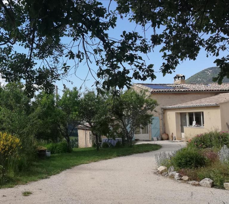 La Farigoule - Ferienwohnung Montbrun-les-Bains