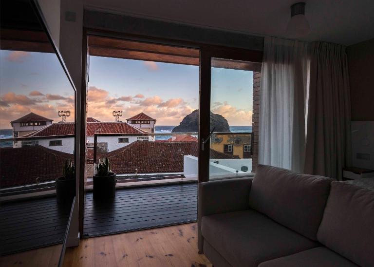 Vivienda El Ciprés. Terraza con espectaculares vistas al Mar. - B&B Garachico