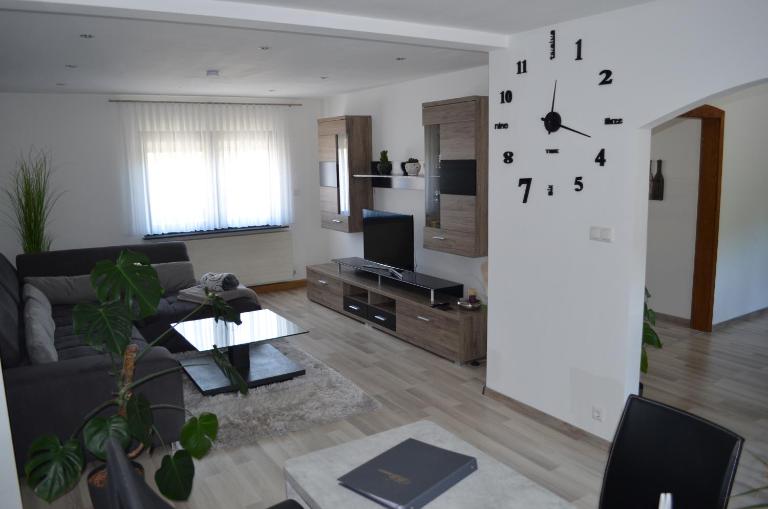 Ferienwohnung Stambach - Ferienwohnung Contwig