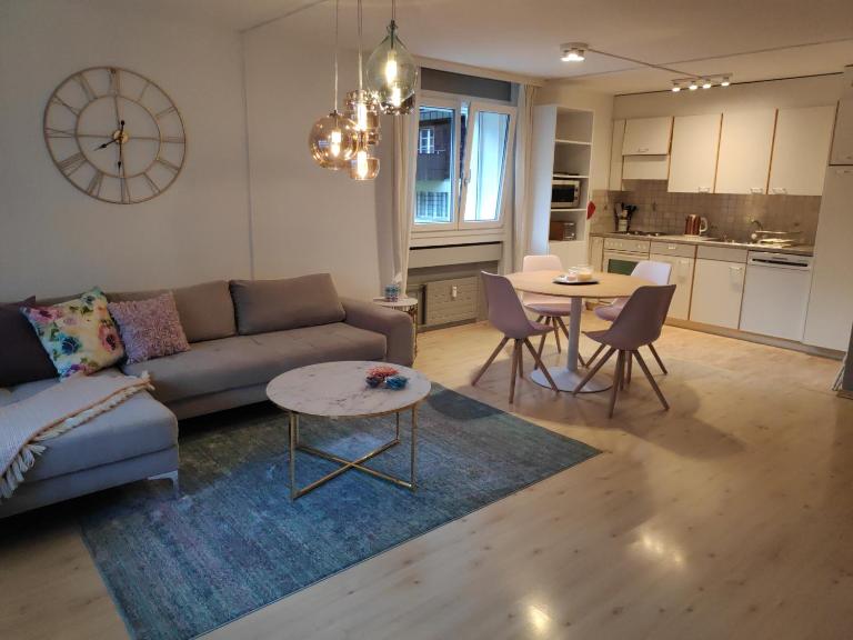 Central Serviced Apartment - Ferienwohnung Engelberg