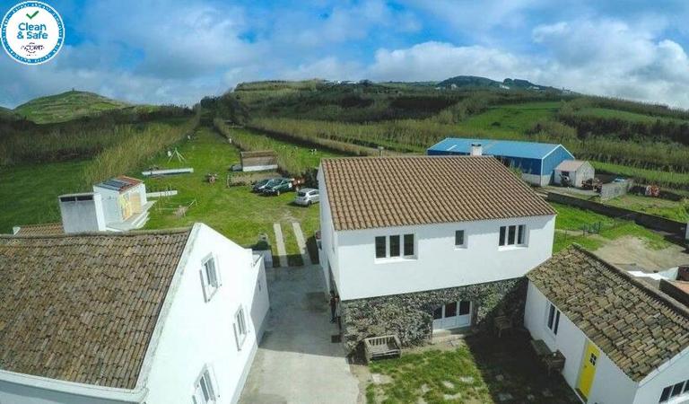 Casa das Camarinhas RAAL 542- casa partilhada - B&B Ginetes