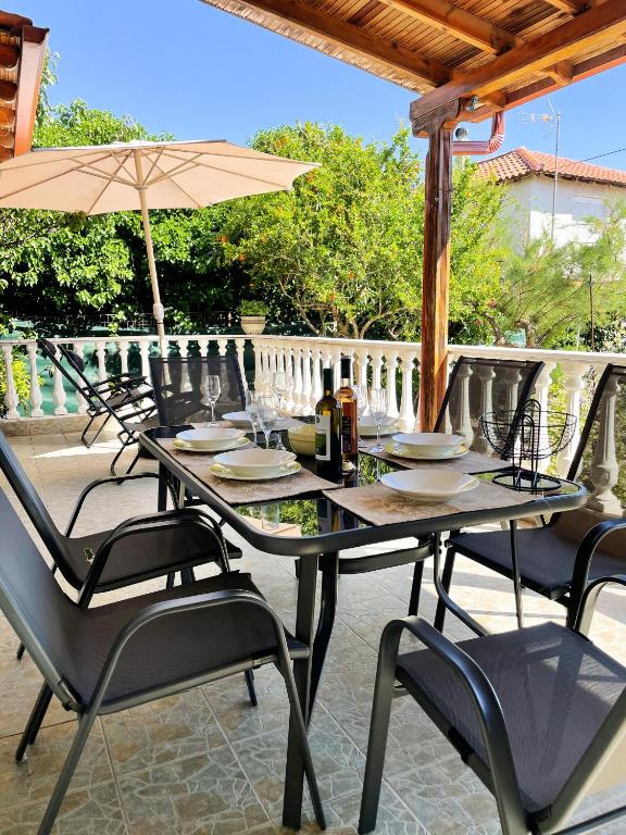 Casa Lia-Beach Front Villa - Ferienwohnung Néa Kallikráteia