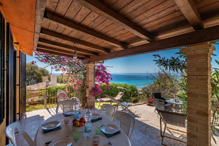 Villa Laura - Bed and Breakfast Costa Rei