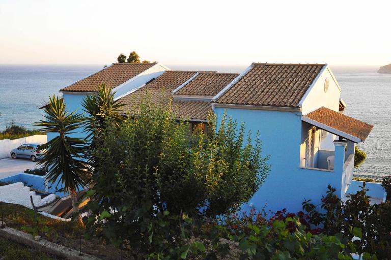 Agios Georgios - 2 Beds - Sleeps 5 - Free Parking - Chambres d'hôtes Agios Geórgios Págon