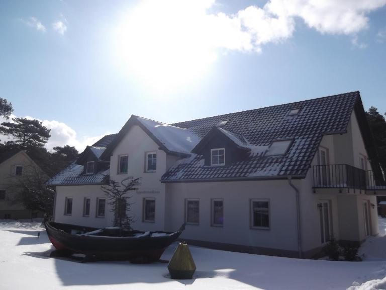 Appartementhaus Zur Schaabe - Bed and Breakfast Glowe