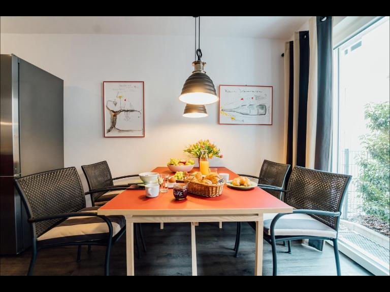 Weinreisedomizil mit eigenem Garten und Parkplatz - Ferienwohnung Deidesheim