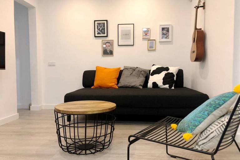 M5 Cool Terrace. Metro 1 min. Center 15' by metro - B&B Esplugues de Llobregat