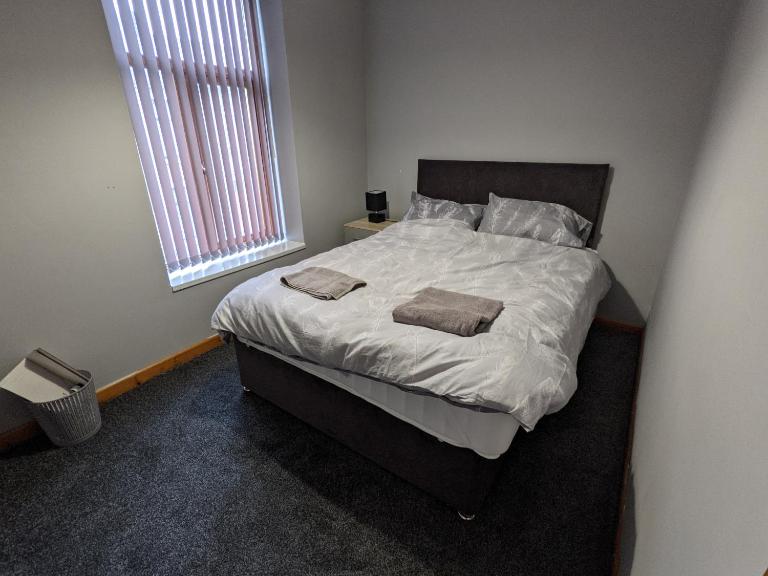 Superb Cozy rooms in Clayton - with fast WiFi - Smart Tv - Mini Fridge - Ferienwohnung Clayton le Moors