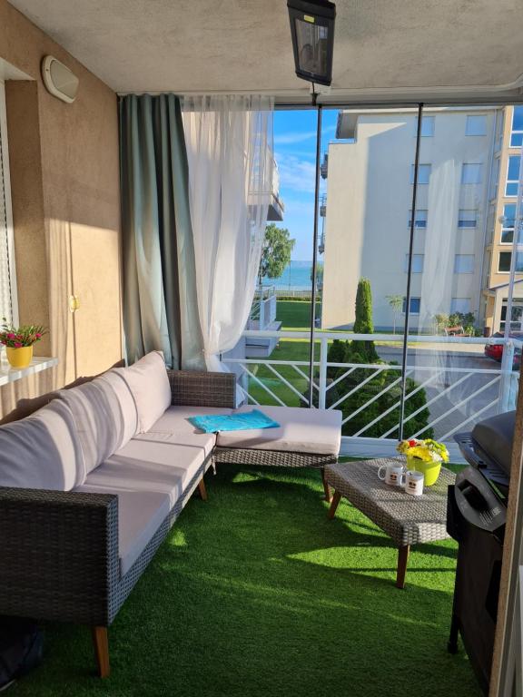 EDA Beach Apartman - Bed and Breakfast Siófok
