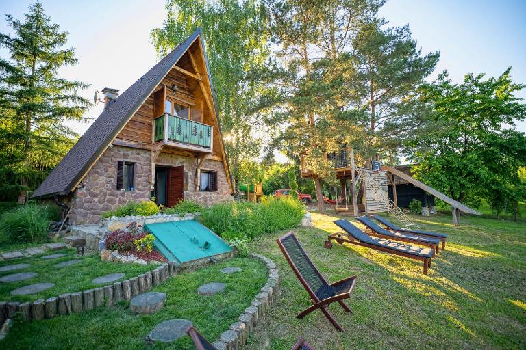 Mountain Cottage Jarilo - Scenic Fruska Gora Retreat with Fireplace, Sauna and Large Private Yard - B&B Ležimir