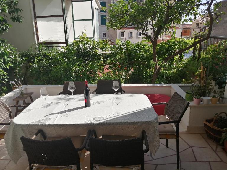 Apartmani Lucija - Chambres d'hôtes Podgora