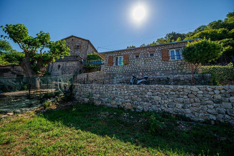 Ethno house OSOBAK - Ferienwohnung Virpazar