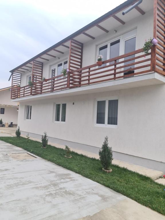 Luca's House ( aeroport Henry Coanda, Therme Bucuresti) - Chambres d'hôtes Baloteşti