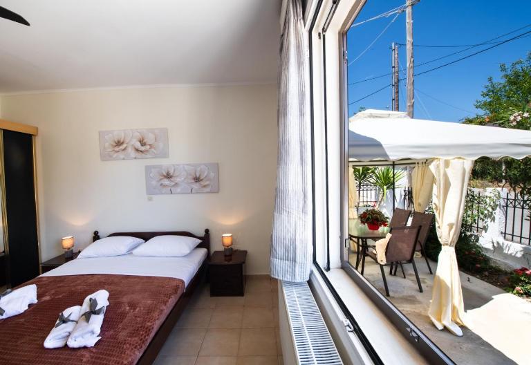 Irinis House - Chambres d'hôtes Komílion