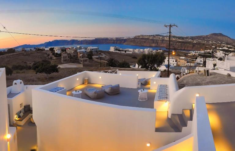 Golden Stone Santorini Suites - B&B Akrotíri