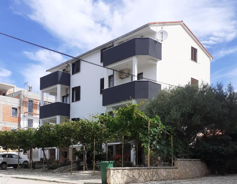 Apartments Parać - Ferienwohnung Petrcane