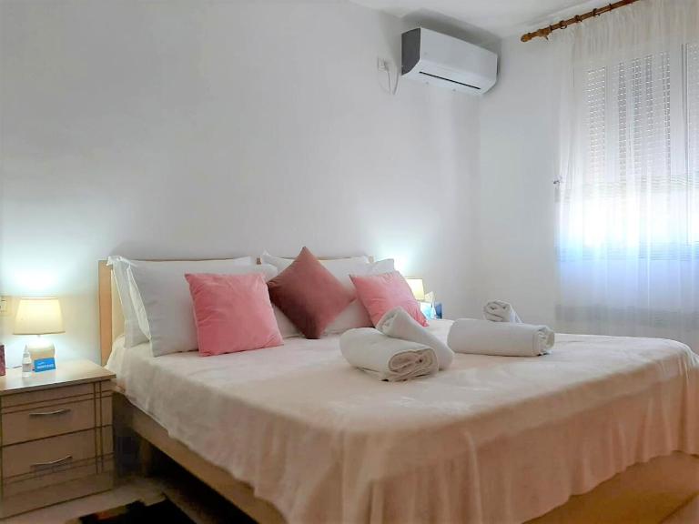 Sazani's Place - B&B Fier