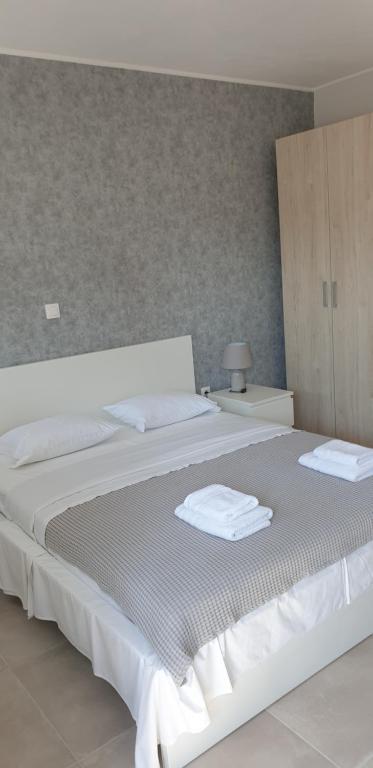 AVR Airport Deluxe Suites 6 AIRPORT FREE SHUTLE - B&B Markópoulo