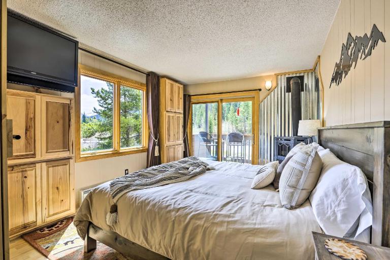 Keystone Mountain Getaway: Walk to Ski Lifts - B&B Keystone